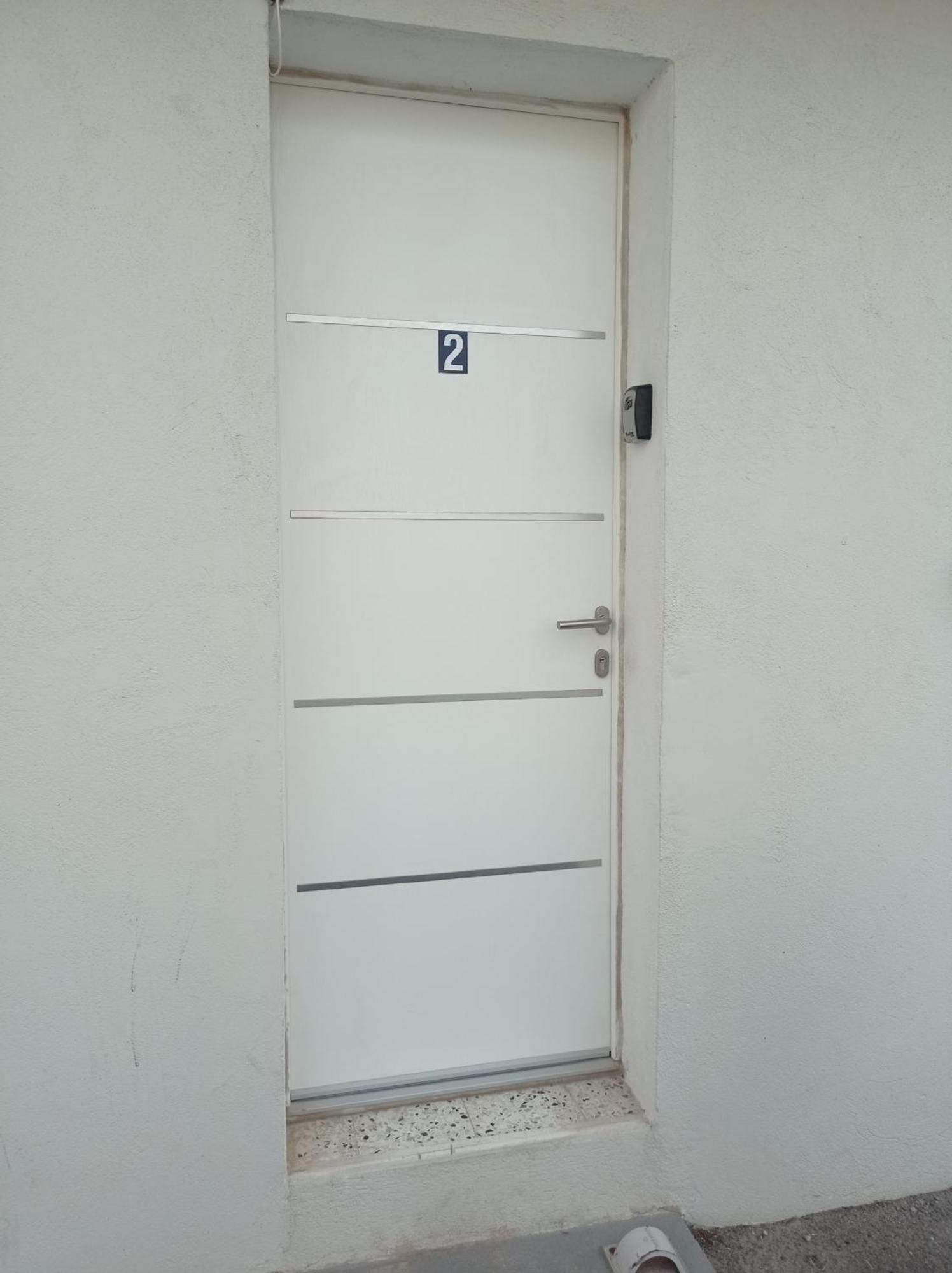 Les Carabins, Clim, Parking, Commerce Fos-sur-Mer Buitenkant foto